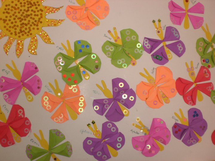 free-butterfly-bulletin-board-idea-for-kids.