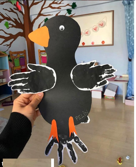 handprint-crow-craft-idea-for-preschoolers