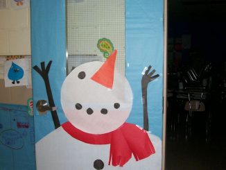snowman-door-decoration-idea